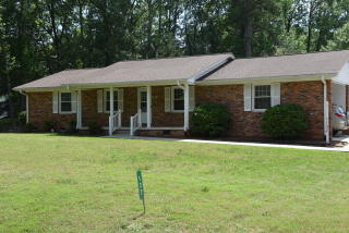 137 Lawton St, Greenwood, SC 29649-3027