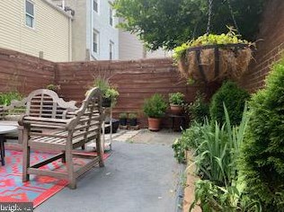 413 Belgrade St, Philadelphia PA 19125-2622 exterior