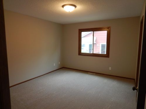 1872 Bear Path Trl, Saint Paul MN  55122-2266 exterior
