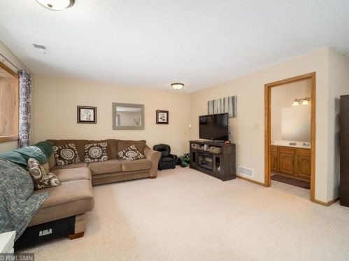 1889 Edgerton St, Saint Paul MN  55117-2447 exterior