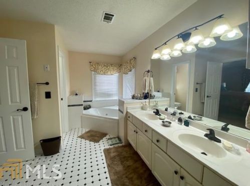 5300 Starboard Ct, Conyers GA  30094-4743 exterior