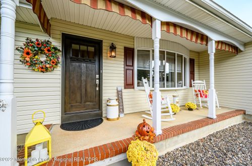 332 Colt Pl, Lakehurst, NJ 08759-5660
