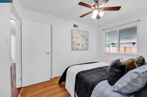 2378 Charlotte Ave, Concord CA  94518-2511 exterior