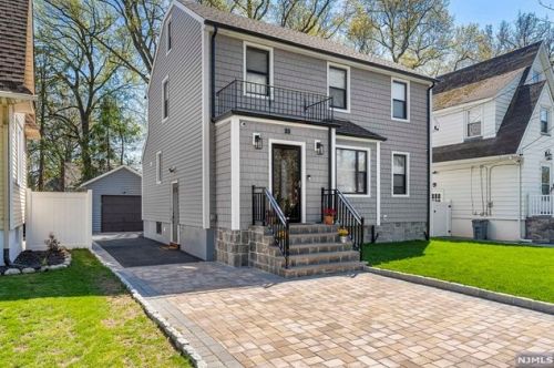 33 Davies Ave, Dumont, NJ 07628-2403