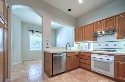 2 Altezza, Irvine CA  92606-8909 exterior