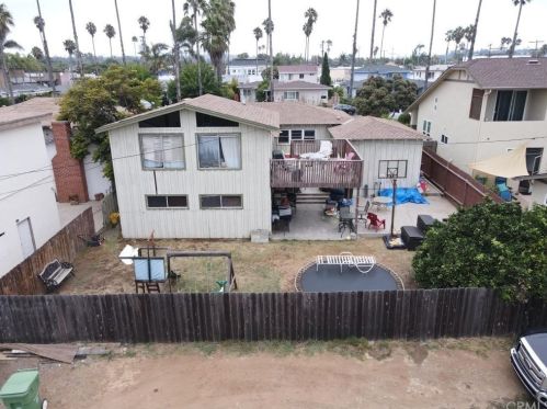 1933 Tremont St, Oceanside, CA 92054-6424