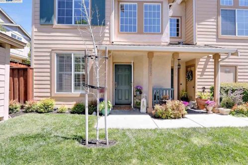 10882 Glengarry Ln, Pleasanton, CA 94568-5540
