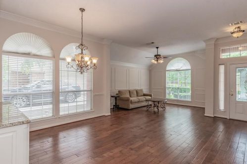 8212 Beverly Dr, Fort Worth TX  76182-8458 exterior