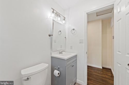 15906 Donald Curtis Dr, Woodbridge VA  22191-4250 exterior