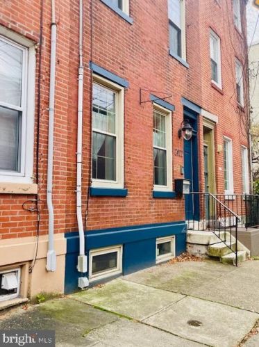 2022 Fitzwater St, Philadelphia, PA 19146-1333