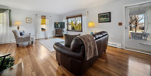 18 Linden Ave, Palatine, IL 60074-5436