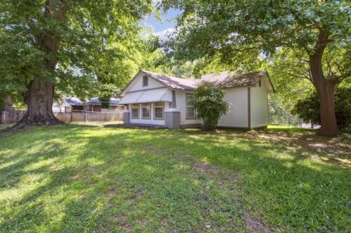 3180 Harris Dr, Atlanta GA  30344-4403 exterior