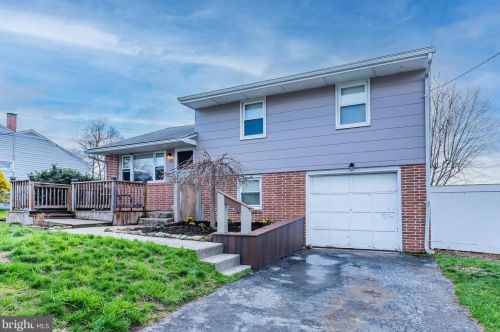 15 Judy Ln, Harrisburg, PA 17112-1832
