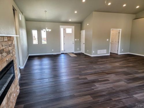 1025 Dalton Brothers Dr, Pueblo, CO 81007-2341