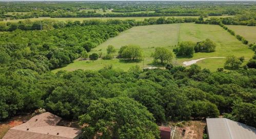 8959 Hilltop Rd, Argyle TX 76226-5012 exterior