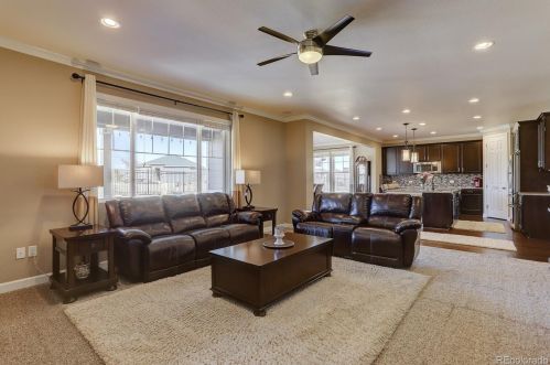 7275 Oak Hill Ct, Aurora CO 80018-1734 exterior