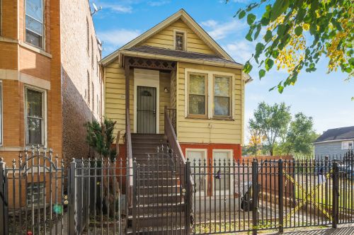 8815 Exchange Ave, Chicago, IL 60617-3122