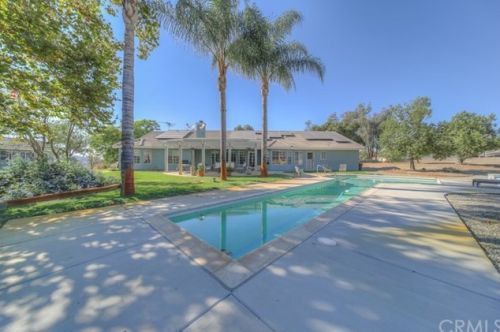 39890 Stirrup Rd, Temecula, CA 92592-8544