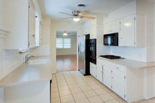 10428 Chesterton Dr, Dallas TX  75238-2206 exterior