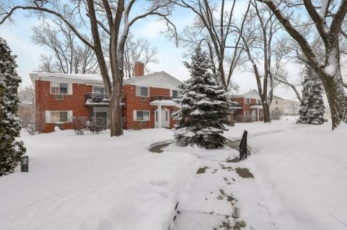 110 Dryden Pl, Arlington Hts IL  60004-6306 exterior
