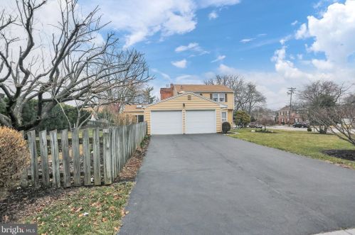 966 Mccosh St, Hanover PA 17331-1833 exterior