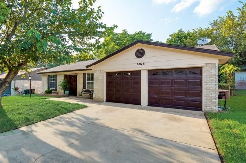 6925 Van Natta Ln, Fort Worth, TX 76112-5629