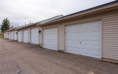 3383 Emerald Lakes Dr, Cincinnati OH  45211-2355 exterior