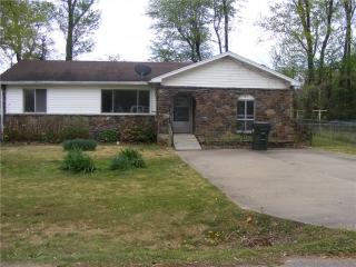 303 El Paso St, Gravette, AR 72736-9109