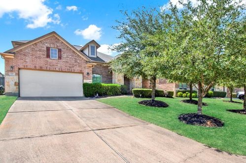 2710 Lisbon Meadows Dr, Conroe TX  77304-4563 exterior