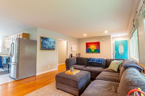 13 Foxcroft Rd, Niantic CT  06357-1415 exterior