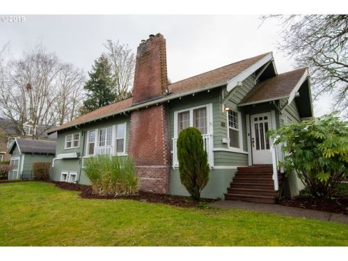 389 Hayes St, Woodburn OR  97071-4620 exterior