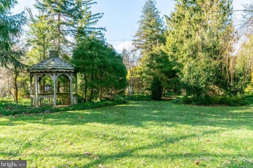 36 Nelson Ridge Rd, Princeton NJ  08540-7436 exterior