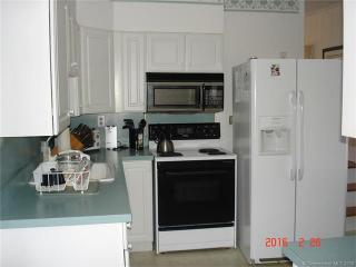 5 Uncas Rd, Niantic CT  06357-3713 exterior