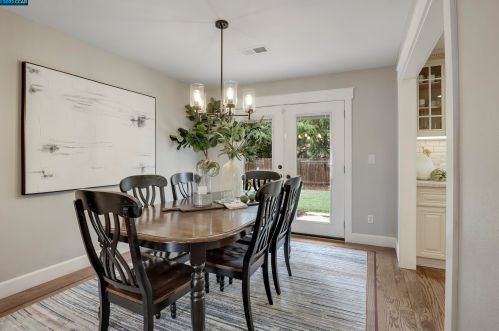 1833 Leo Ln, Concord CA  94521-2348 exterior