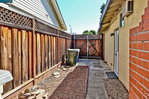 1025 Stimel Dr, Concord CA  94518-3948 exterior