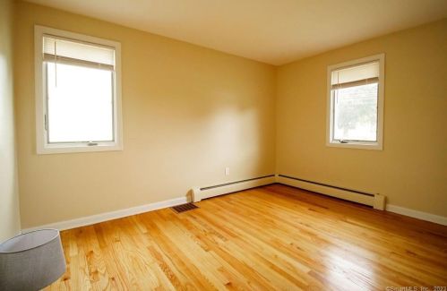 32 Laurel St, Southington CT  06489-1226 exterior