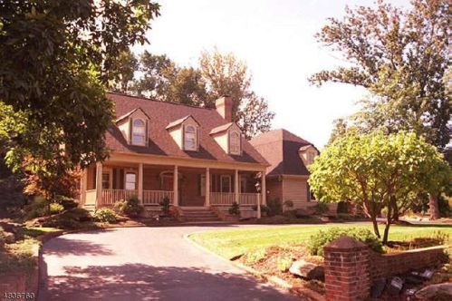 24 Jacobean Way, Mahwah, NJ 07430-2550