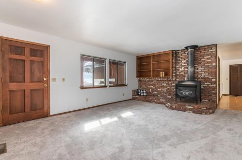 10556 Jeffrey Way, Truckee CA  96161-2627 exterior