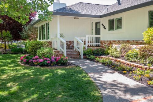 9600 Lakewood Dr, Windsor, CA 95492-8604