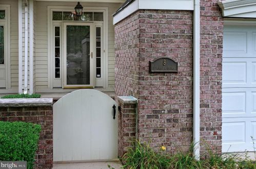 8 Schindler Ct, Trenton, NJ 08648-2579