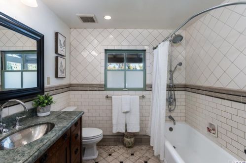 1932 Montecito Dr, Glendale CA  91208-1822 exterior