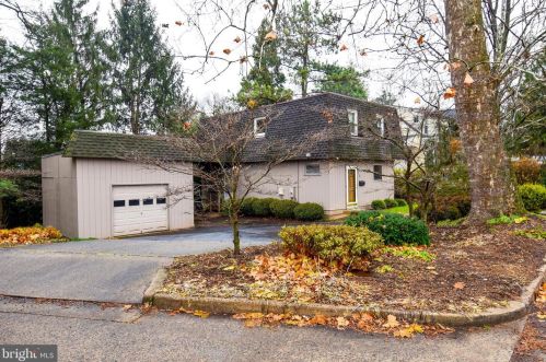 500 Little Falls St, Falls Church, VA 22046-2639