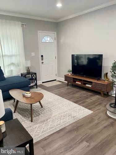 1535 30th St, Philadelphia, PA 19146-3503