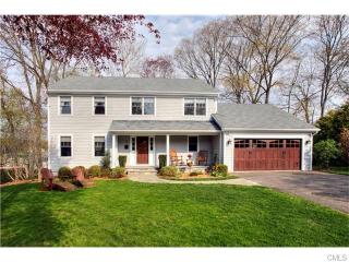 40 Riverfield Dr, Fairfield, CT 06824-3863