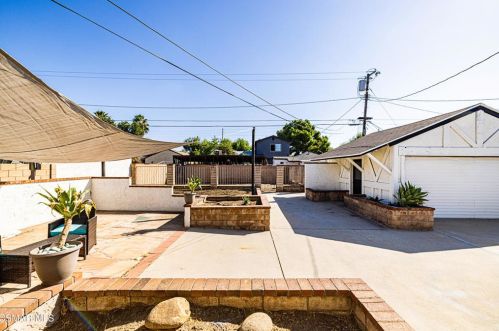 7662 Paso Robles Ave, Van Nuys CA  91406-2141 exterior