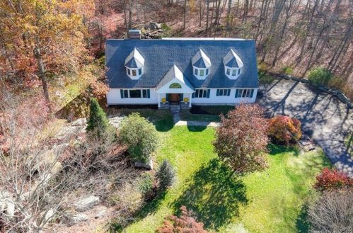 321 Thayer Pond Rd, Wilton, CT 06897-2826