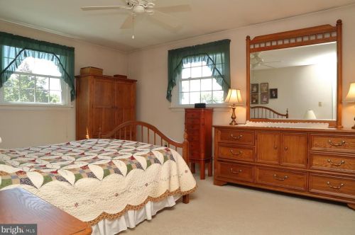 1144 Devonshire Rd, Lancaster PA  17601-1611 exterior