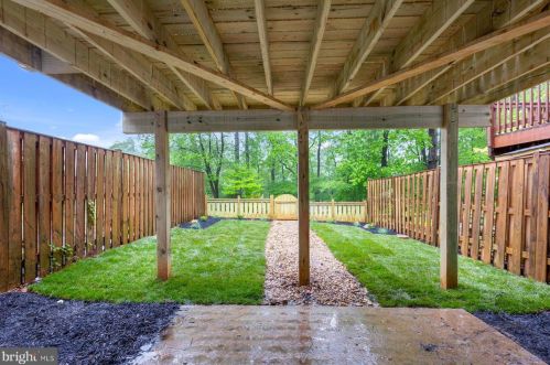 5464 Midship Ct, Springfield VA  22015-1912 exterior