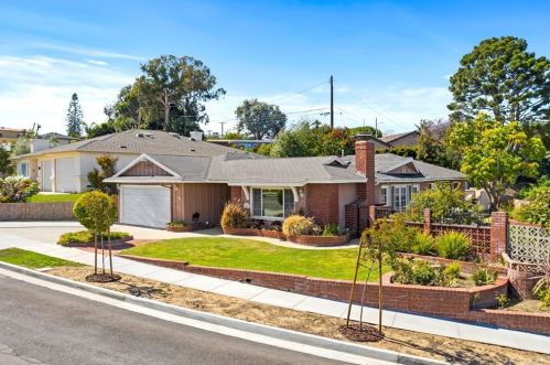 5613 Bartlett Dr, Torrance, CA 90503-1814
