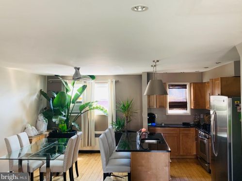 2926 Stevens St, Camden, NJ 08105-2242